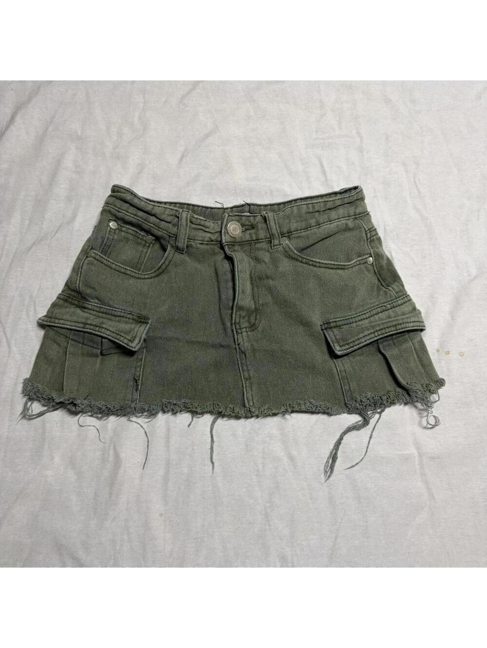 Boohoo mini skirt